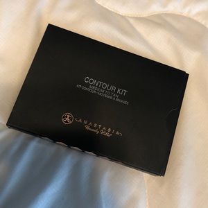 Anastasia Beverley Hills Contour Kit Medium to Tan